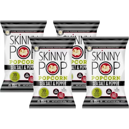 SkinnyPop Palomitas de maíz con sal marina y pimienta, sin gluten, sin OMG, bocadillos saludables de palomitas de maíz, Skinny Pop, bolsa de tamaño de comestibles de 4.4 onzas (paquete de 4)